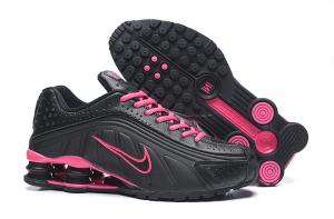 Tênis Nike Shox R4 Preto Branco e  Rosa