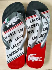 Chinelo Lacoste