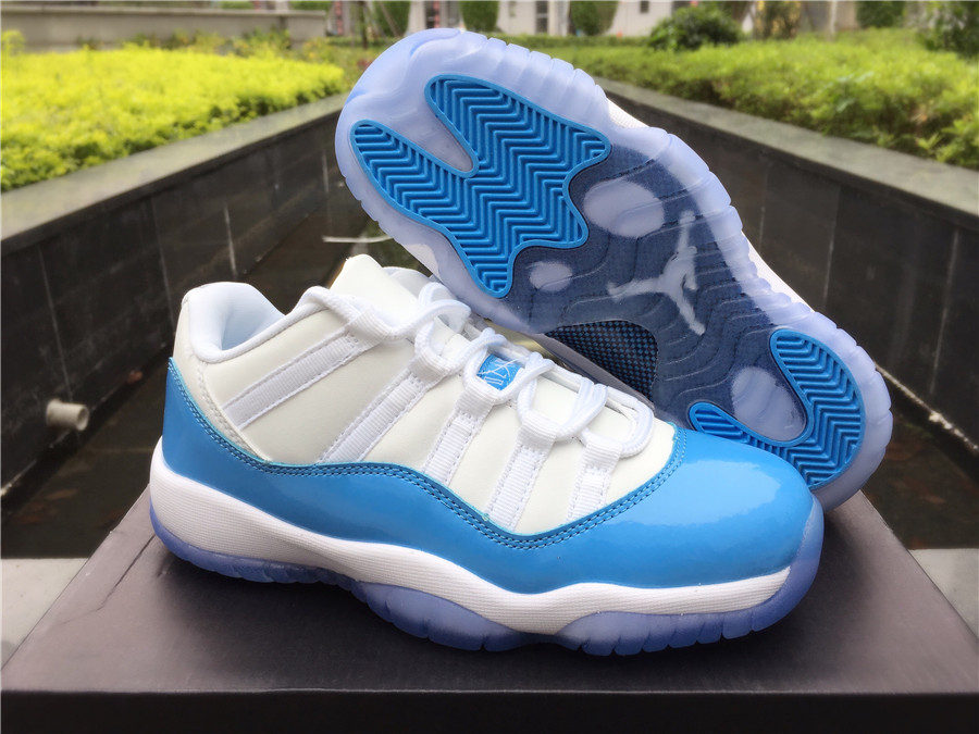Zoom Nike Air Jordan 11 Branco/Azul